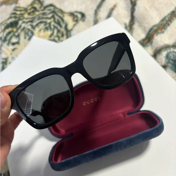 Gucci - Picture 1 of 4